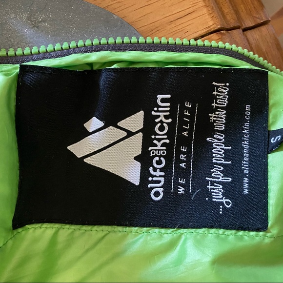 Alife & Kickin Puffer Jacket Size XS - Picture 4 of 5